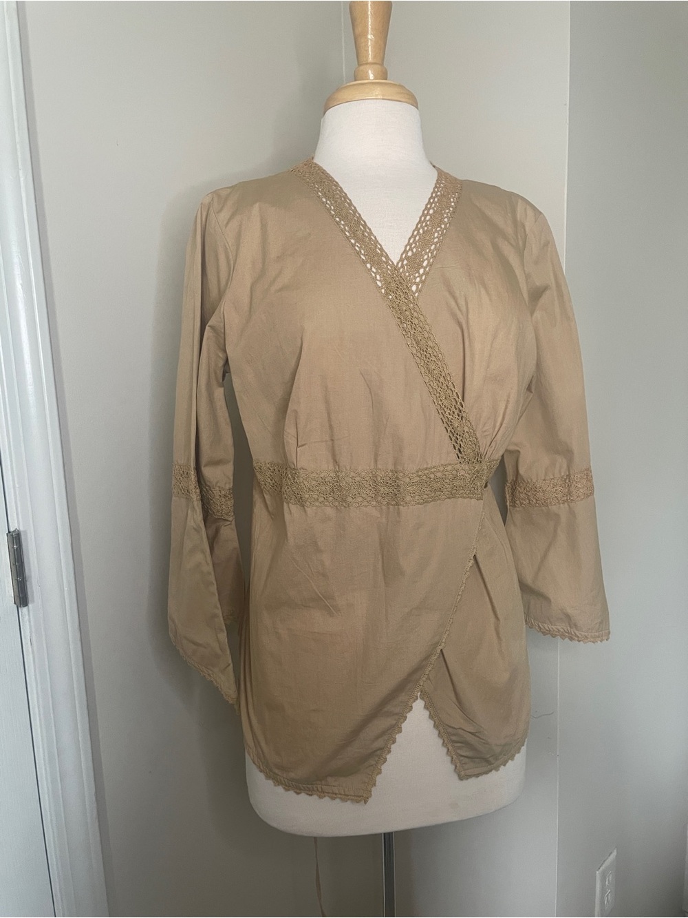 Fiorlni  International Vintage Women's Tan Lace-Trim Wrap Boho Top Size M